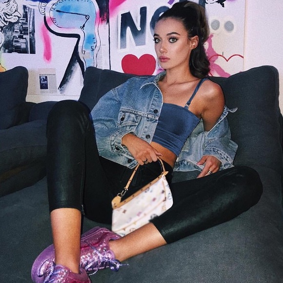 Blue Velvet Crop Tank Top - Picture 3 of 7